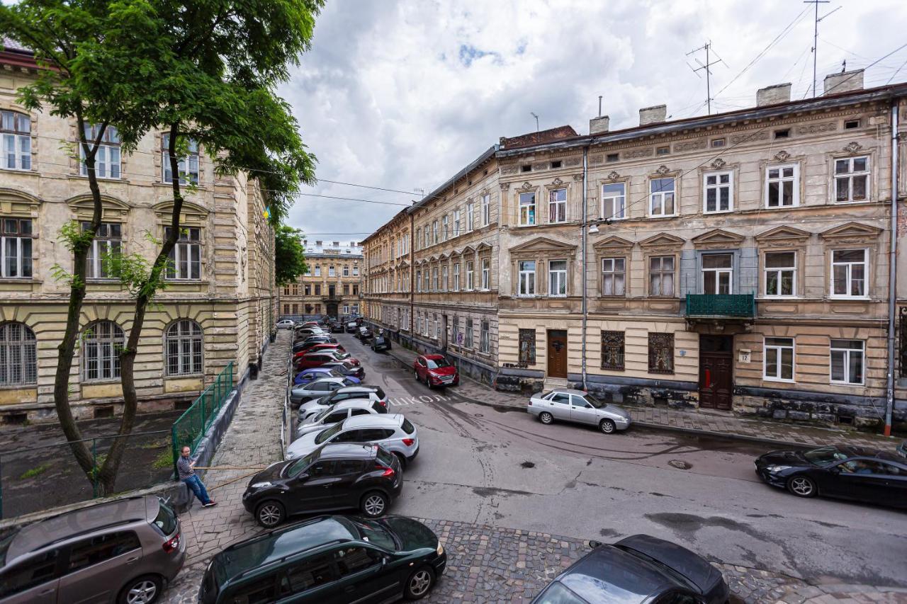 Сучасна Квартира По Вул Дарії Гусяк 9 Біля Краківського Lviv Eksteriør billede